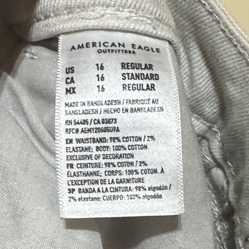 American Eagle Outfitters Light Gray Distressed Boyfriend Jeans - Picture 4 of 5
